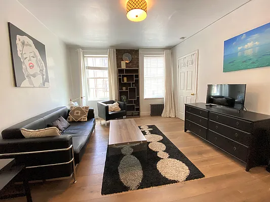 Rented by Oxford Property Group | media 11