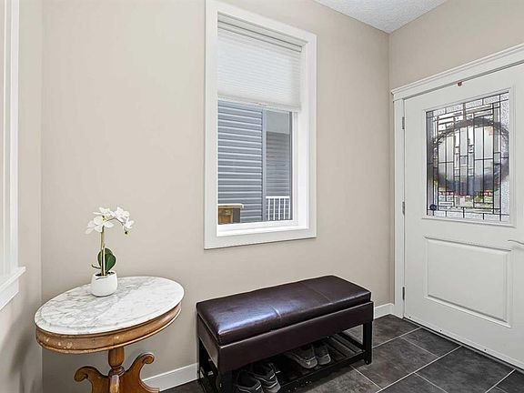 2nd image of 371 N Evanspark Gdns NW