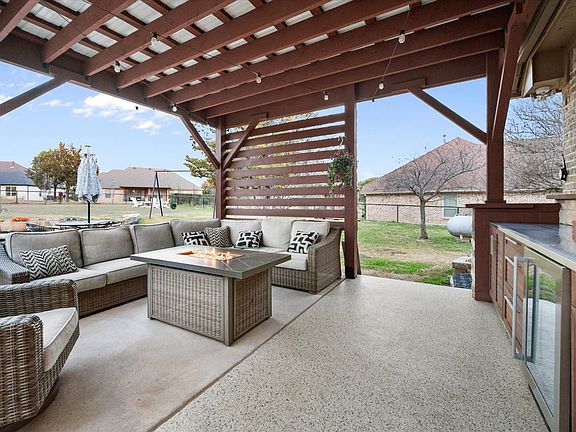 2nd image of 3715 Lonesome Creek Rd