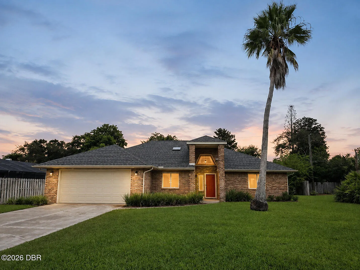 3 bed, 2.0 bath, 1812 sqft, $2,200 — Photo 1