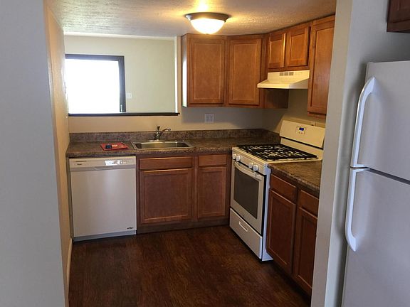 3rd image of 1607 Hill St APT 9