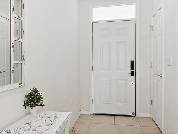 4th image of 1005 Albany Ave