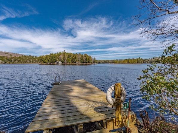 31 Farmhouse Rd, Chesterfield, MA 01012