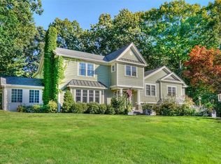 5 Pilgrim Dr, Winchester, MA 01890