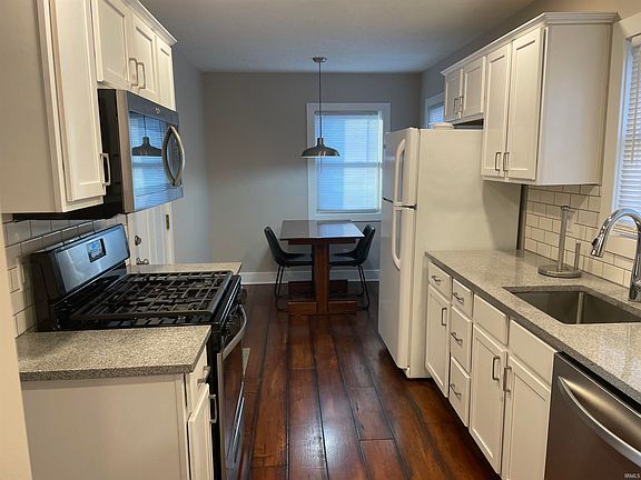 3rd image of 2409 N Janney Ave