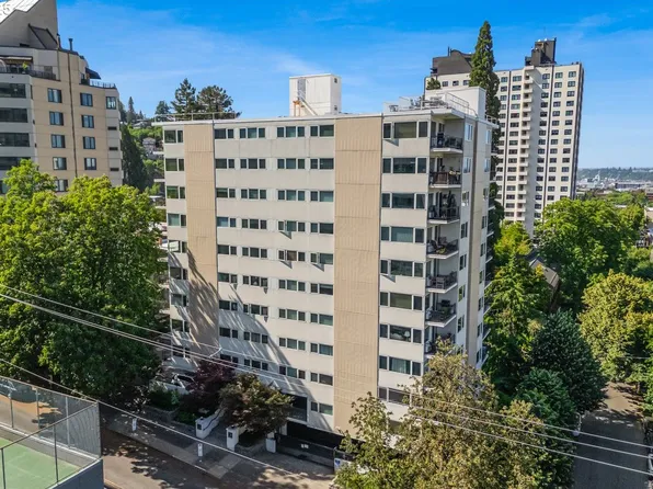 2211 SW Park Pl Unit 202, Portland, OR 97205