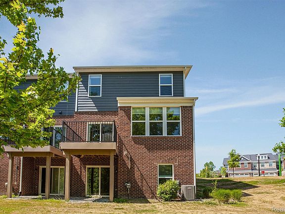 4th image of 43583 Chancellor Ln