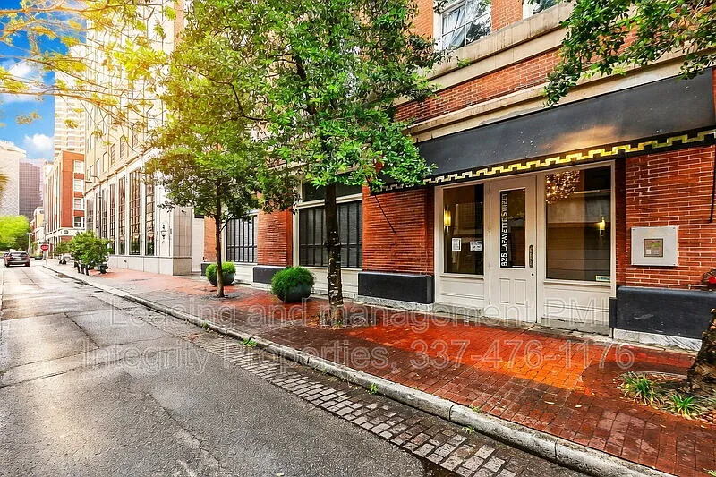 825 Lafayette St #4