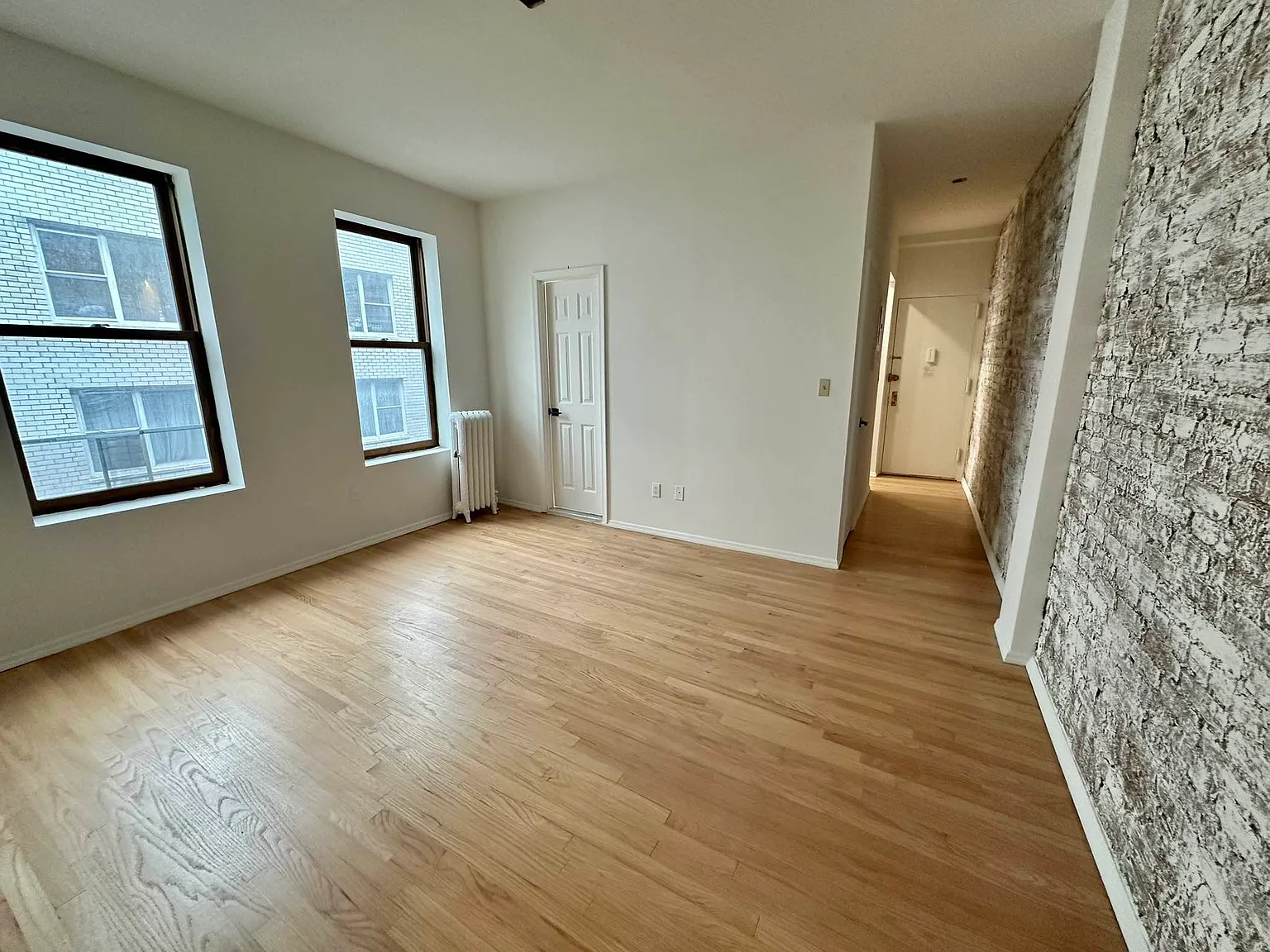 135 West 10th Street — Photo 2