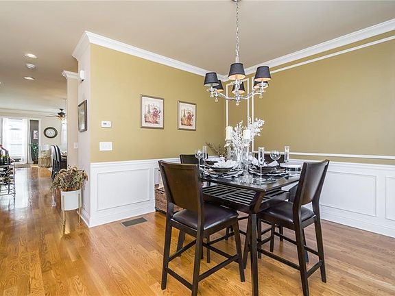 5th image of 4866 Carre Way