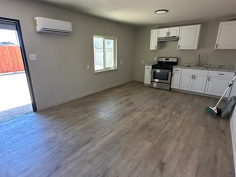 16145 I St #2 — Photo 1