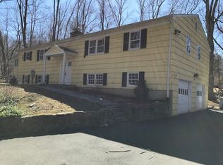 45 Mohawk Trl, Stamford, CT 06903