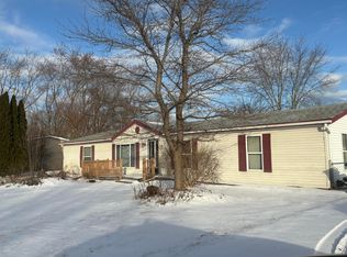 215 Larkspur Ln, Michigan City, IN 46360