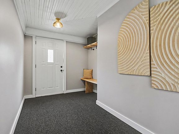 4th image of 220 Larkin St