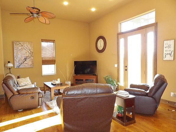 5th image of 207 Marco Dr