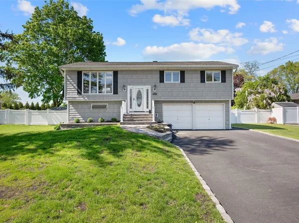69 Nathan Drive, Bohemia, NY 11716
