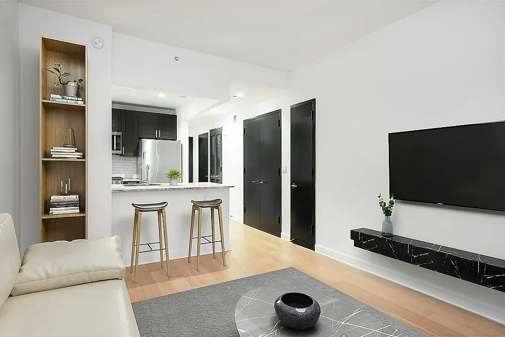 21 West End Avenue — Photo 3