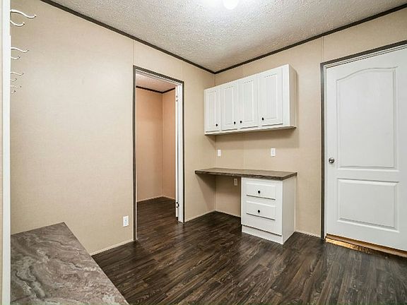 2nd image of 304 Spruce Pines Dr