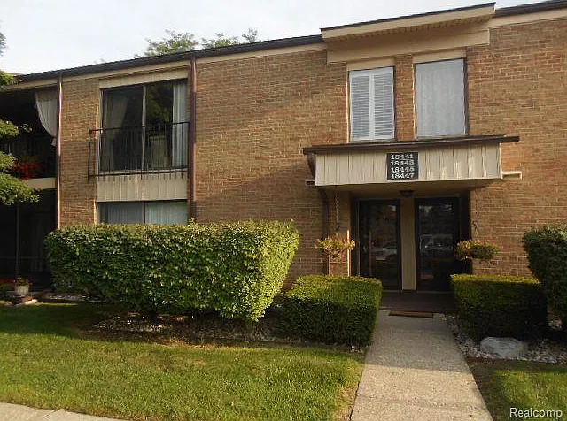 2 bed, 1.0 bath, 1370 sqft, $1,750 — Photo 1