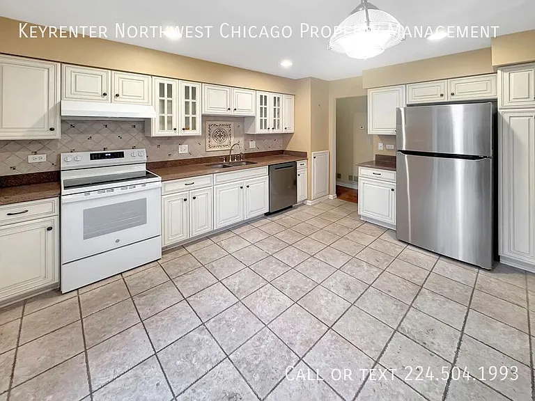5015 Dukesberry Ln — Photo 3