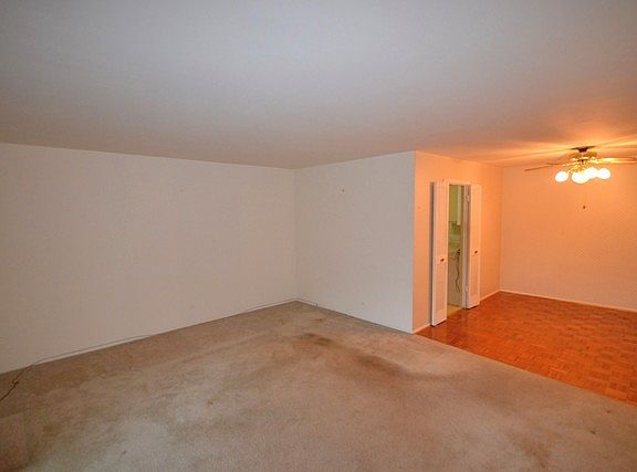 2nd image of 300 Park Ave