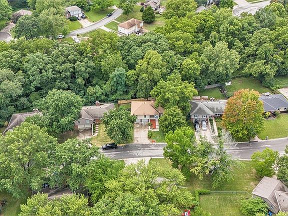 2nd image of 6824 NW Pleasant View Dr