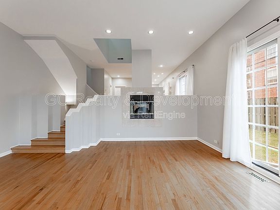 5th image of 5424 S Ellis Ave APT A