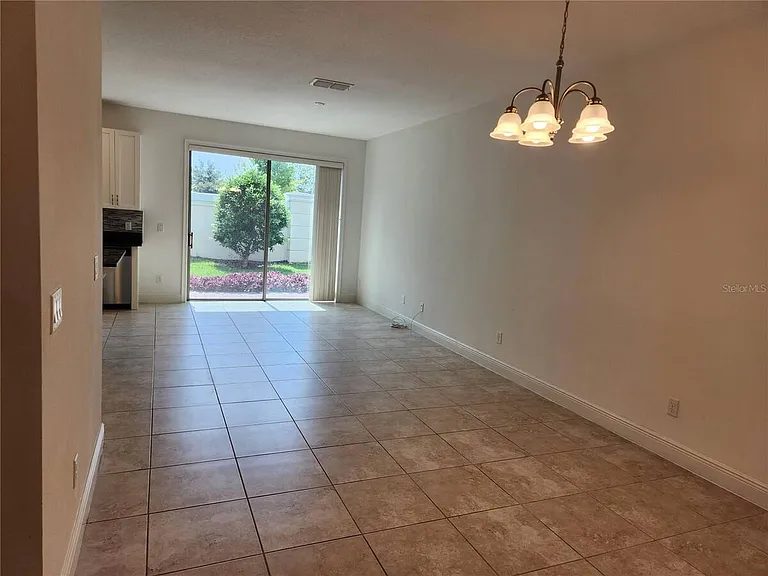 9805 Winnington St — Photo 5