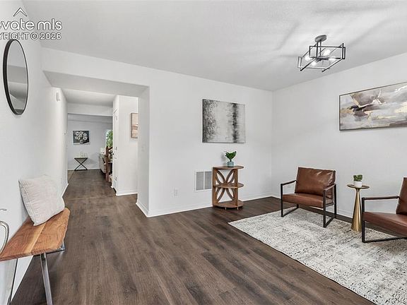 2nd image of 421 Autumn Pl