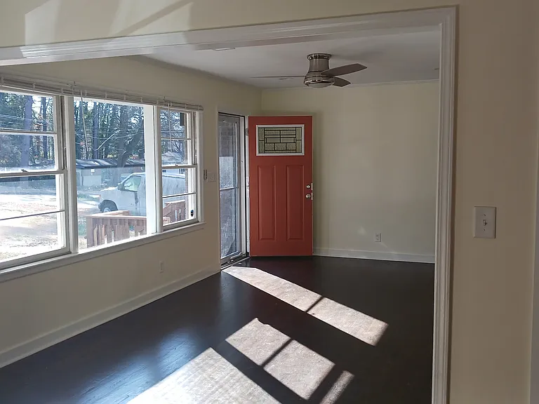 Entry to living room: great morning light!