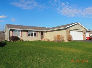 113 Sunny Hill Dr, Davis Junction, IL 61020
