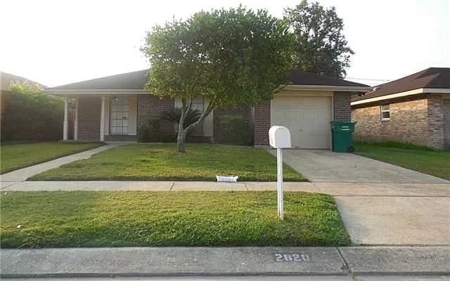 2820 Williamsburg Dr