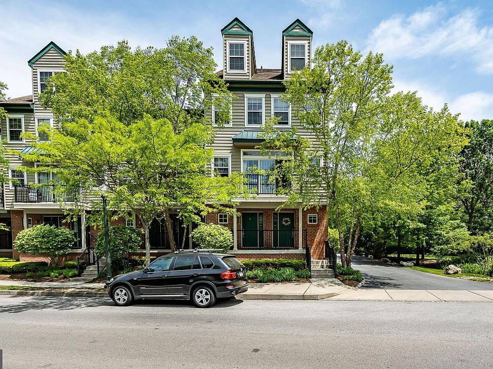 1st image of 216 Green St #2