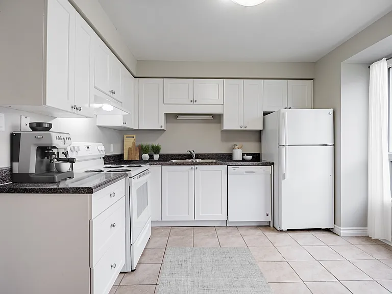 678 Upper Queen St #25 — Photo 2