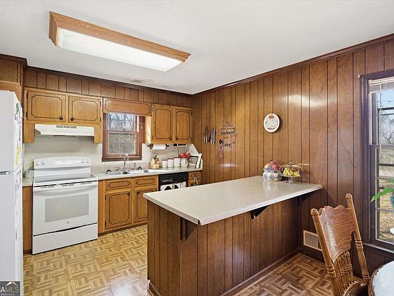 5th image of 6304 Heardsville Rd