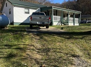 228 Calispel Ridge Rd, Leon, WV 25123