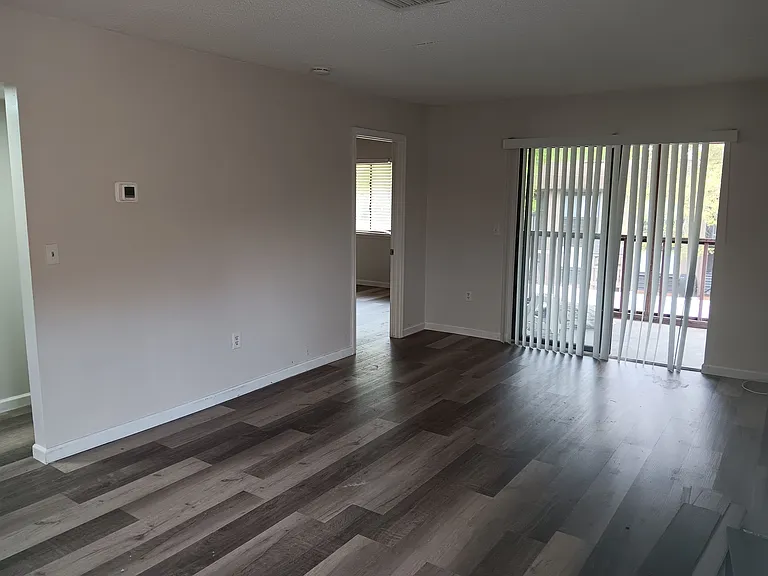 2541 S Myrtle Ave #D — Photo 17