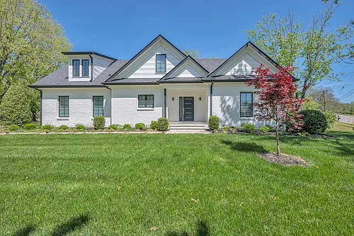 134 Carriage Dr Photo 1