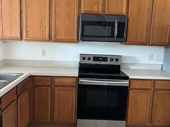 5th image of 10922 Savannah Wood Dr #141