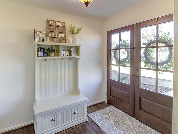 3rd image of 3218 Starlake Cir