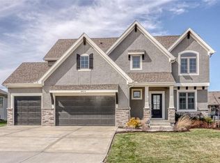 16218 W 165th Ter, Olathe, KS 66062