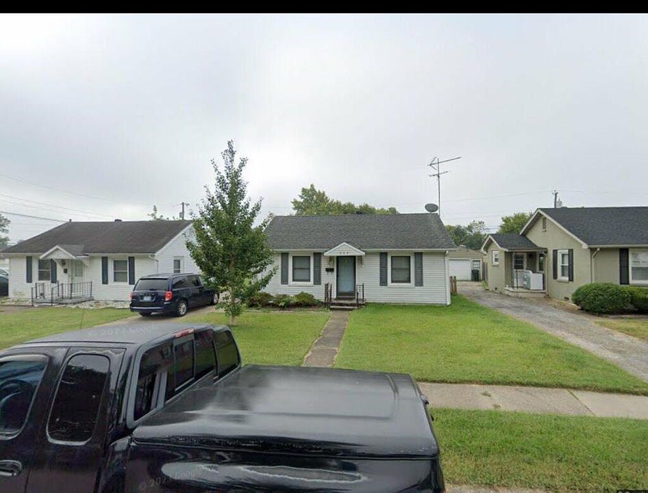 1st image of 604 E 27th St