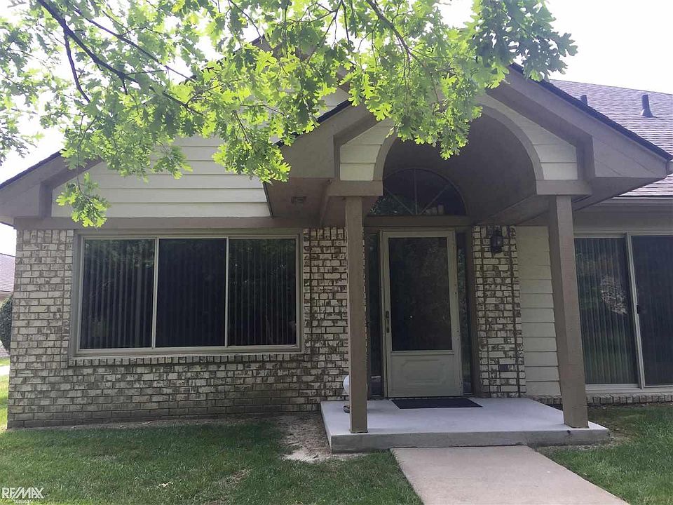 1st image of 16399 Clarkson Dr