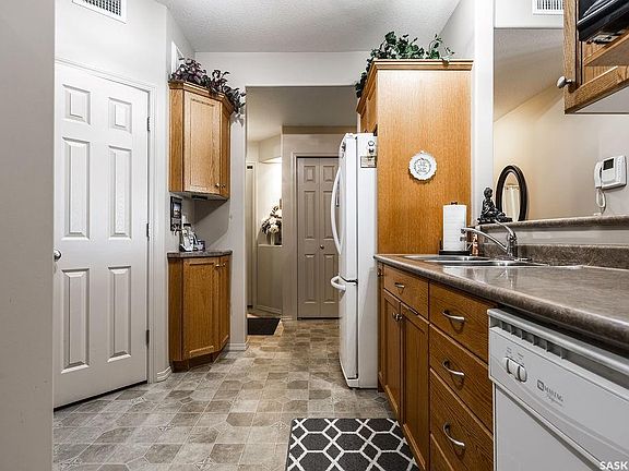 5th image of UNIT 214-928 Heritage VIEW