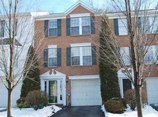 345 Murrays Ln, Pittsburgh, PA 15234
