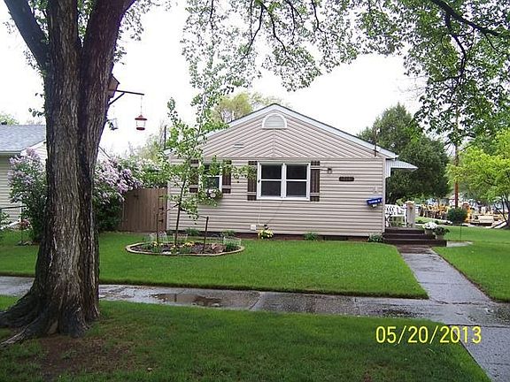 3rd image of 718 S Merriam Ave