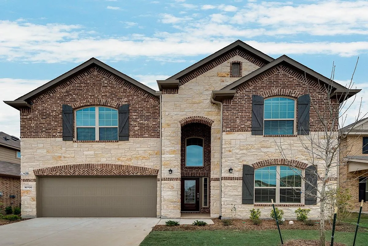 5 bed, 3427 sqft, $3,500 — Photo 2