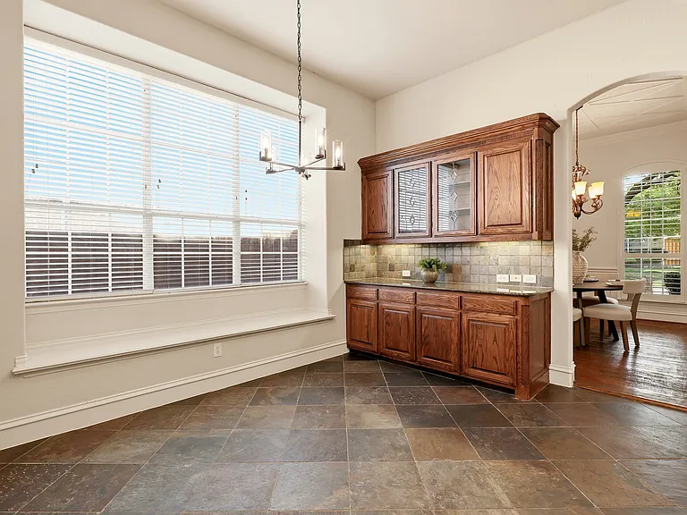 1224 Crockett Dr — Photo 23