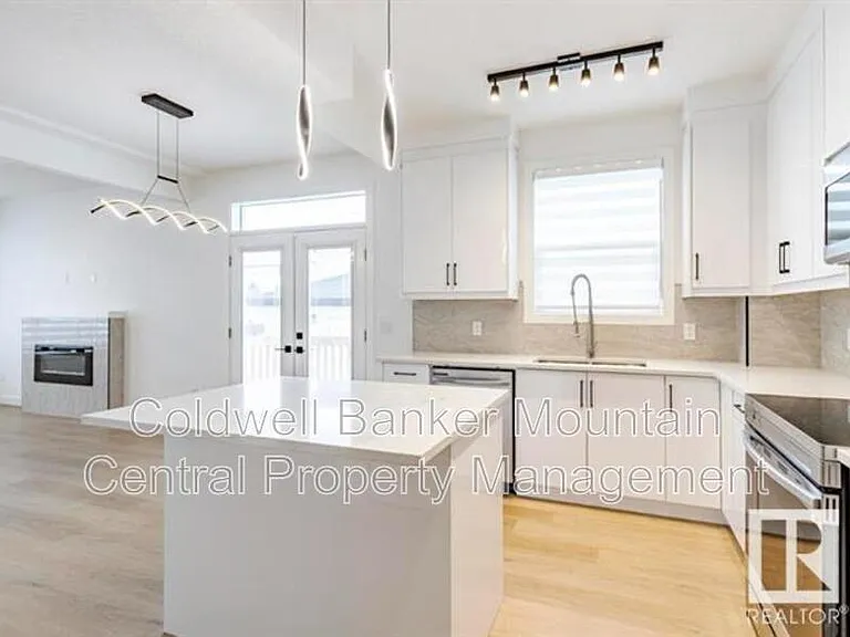 10008 162nd St NW — Photo 4
