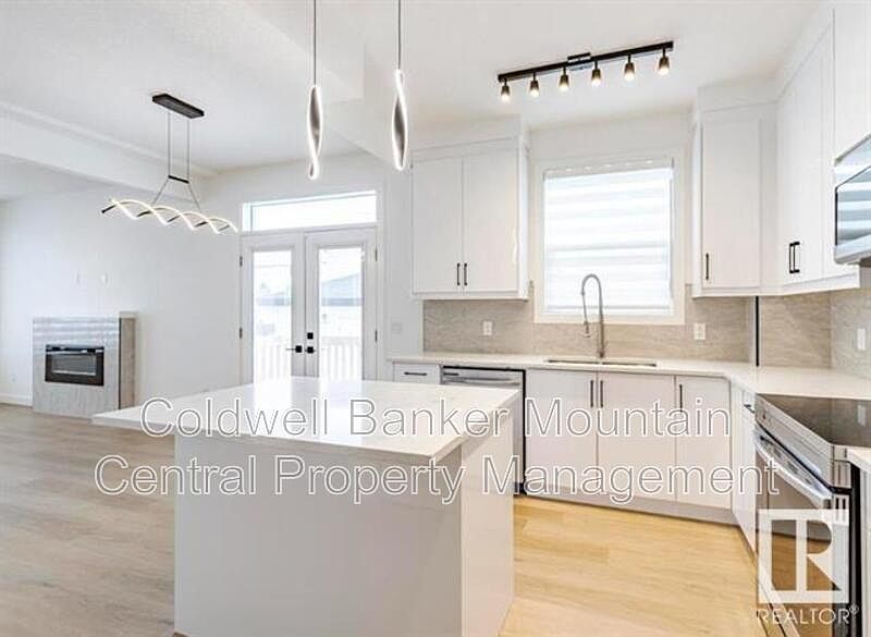 Edmonton Townhouse for rent - 3 Bedrooms — photo 3